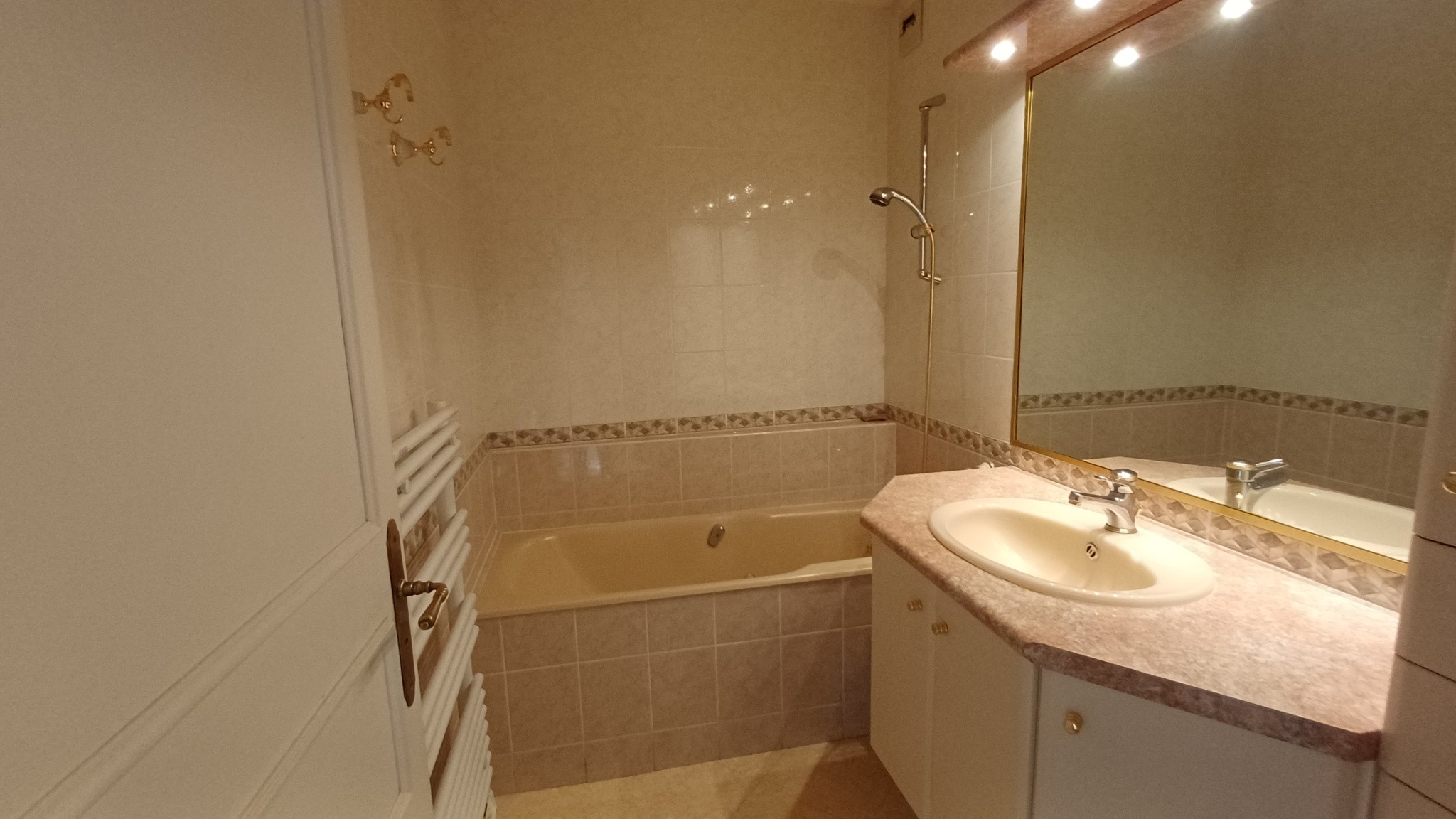 Grand appartement traversant de 105 m2 avec garage et parking   Quartier recherché de Clermont-Ferrand — photo 13