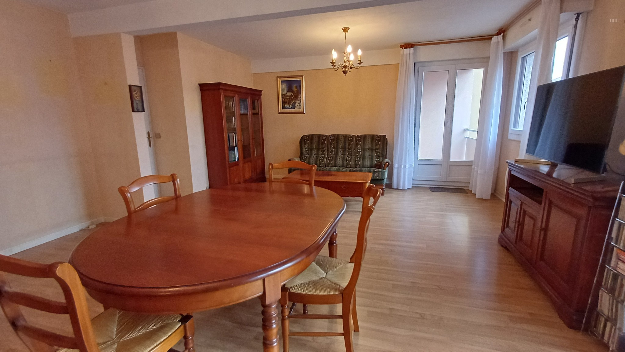 Grand appartement traversant de 105 m2 avec garage et parking   Quartier recherché de Clermont-Ferrand — photo 3