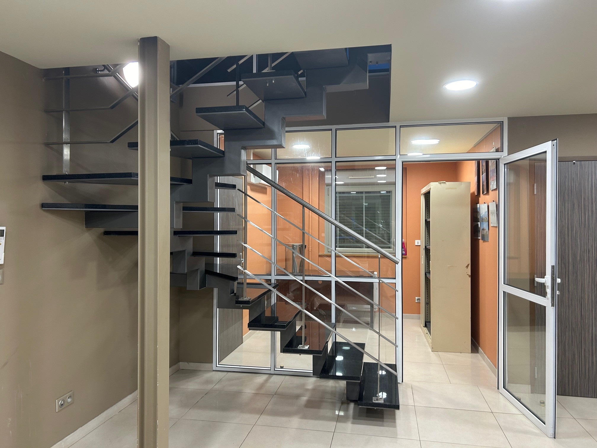 À vendre   Local d’activité 619 m2   Riom (63200), secteur Les Charmettes / ZAC de Layat — photo 3