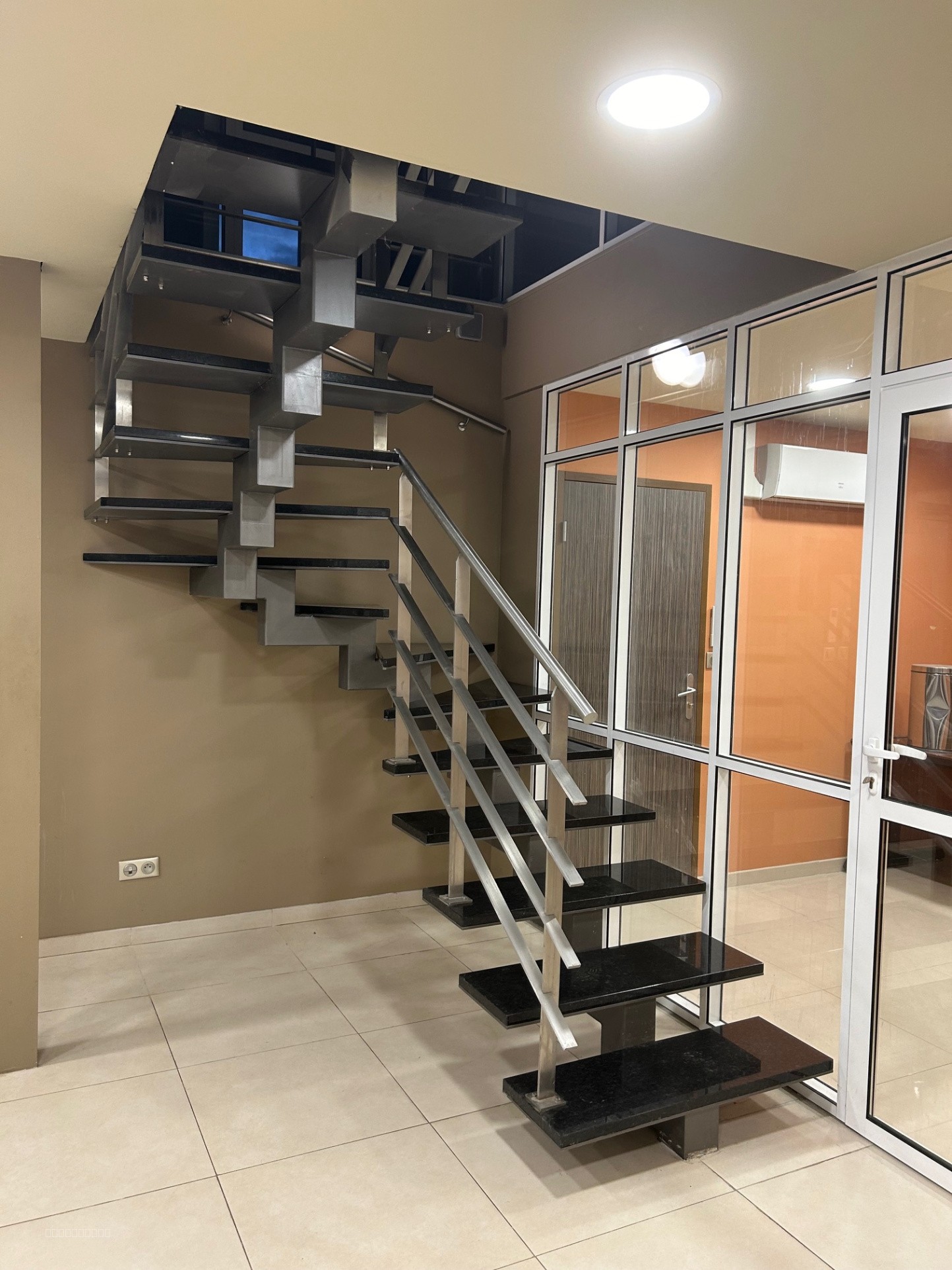 À vendre   Local d’activité 619 m2   Riom (63200), secteur Les Charmettes / ZAC de Layat — photo 6