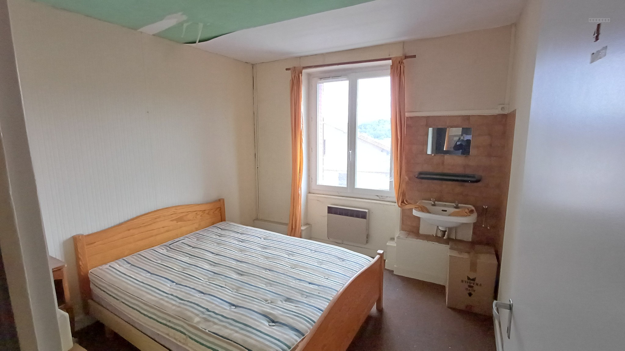 À VENDRE   Immeuble ancien hôtel à rénover   Saint-Genès-Champanelle (63122) — photo 7