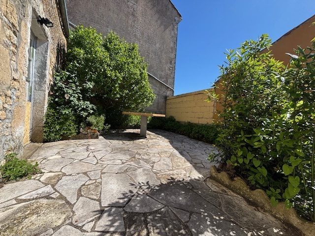 Maison en pierres — photo 12