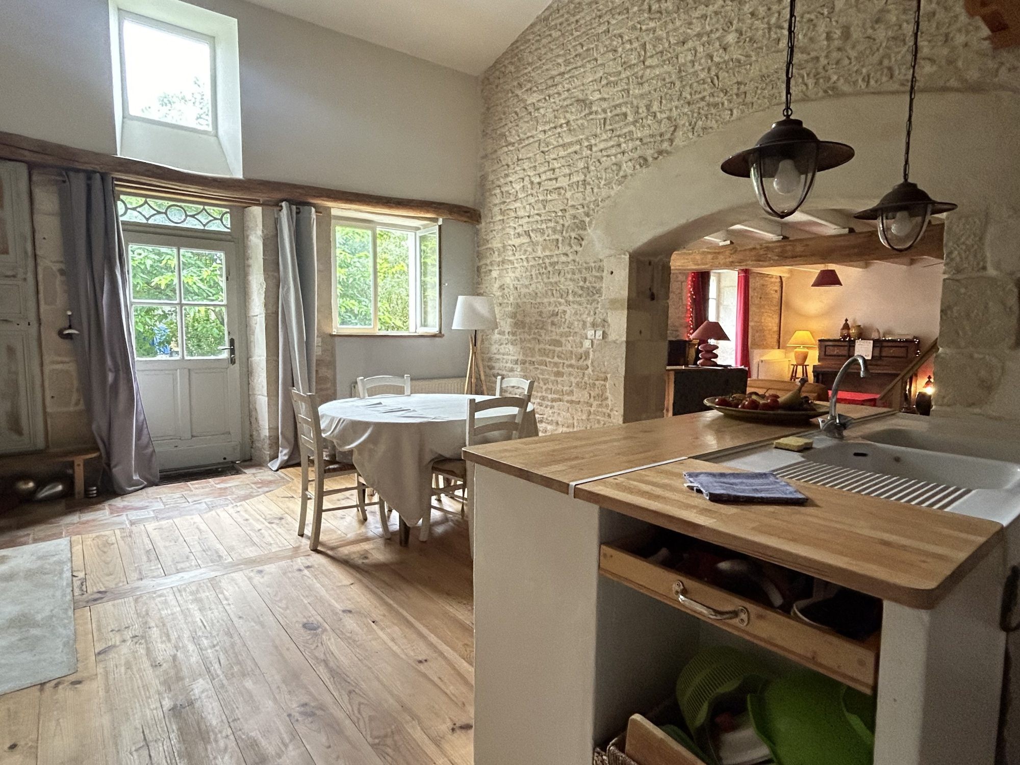 MAISON 264m2 avec dépendances — photo 2