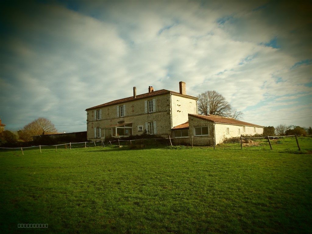 Belle Bâtisse début 16éme siècle — photo 2