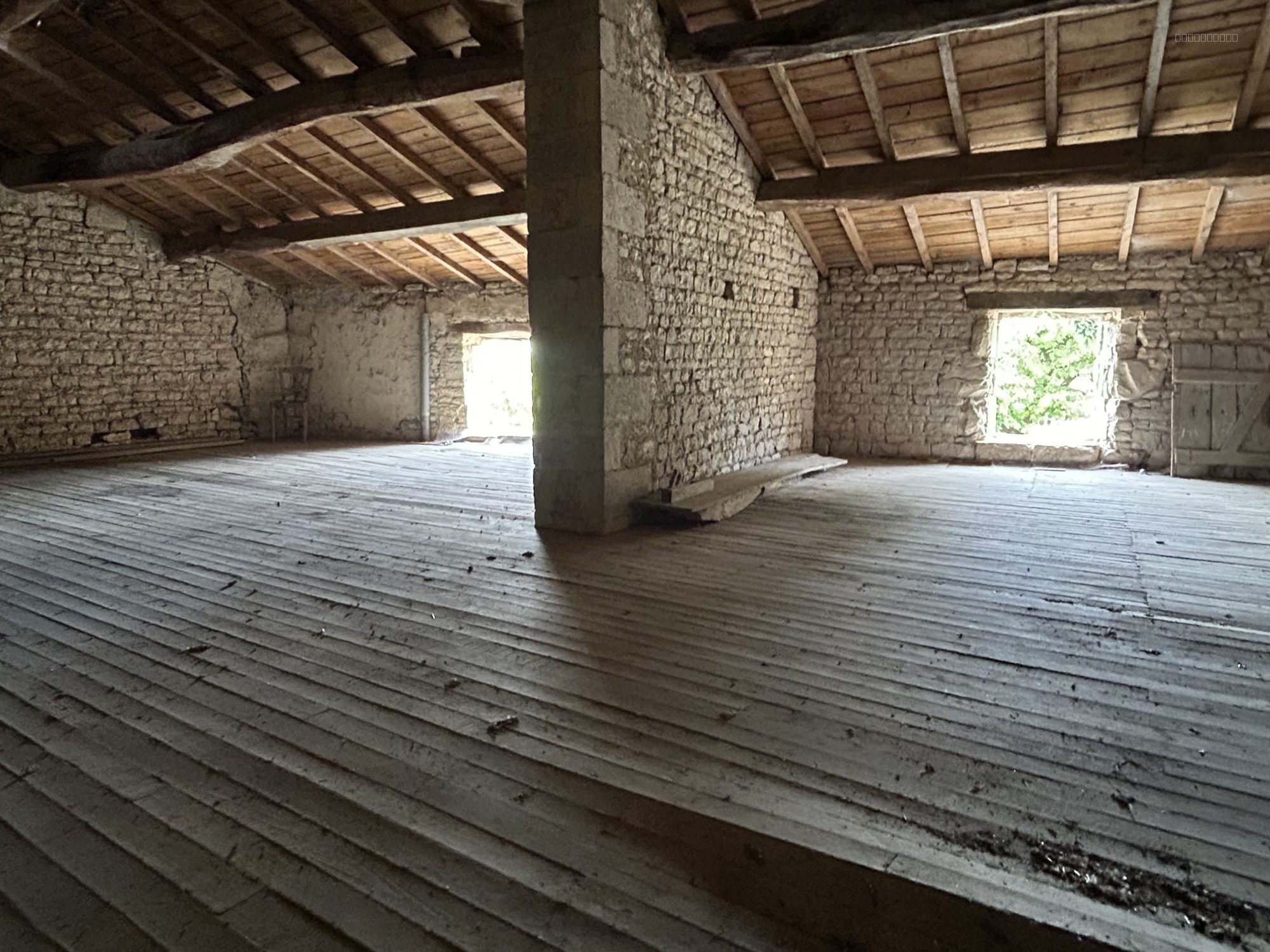 MAISON 264m2 avec dépendances — photo 11