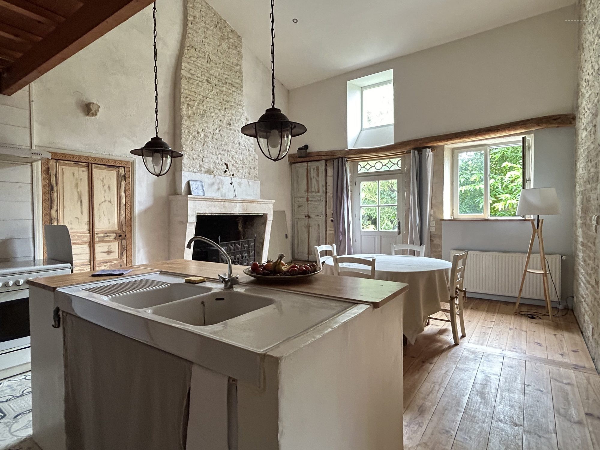 MAISON 264m2 avec dépendances — photo 3
