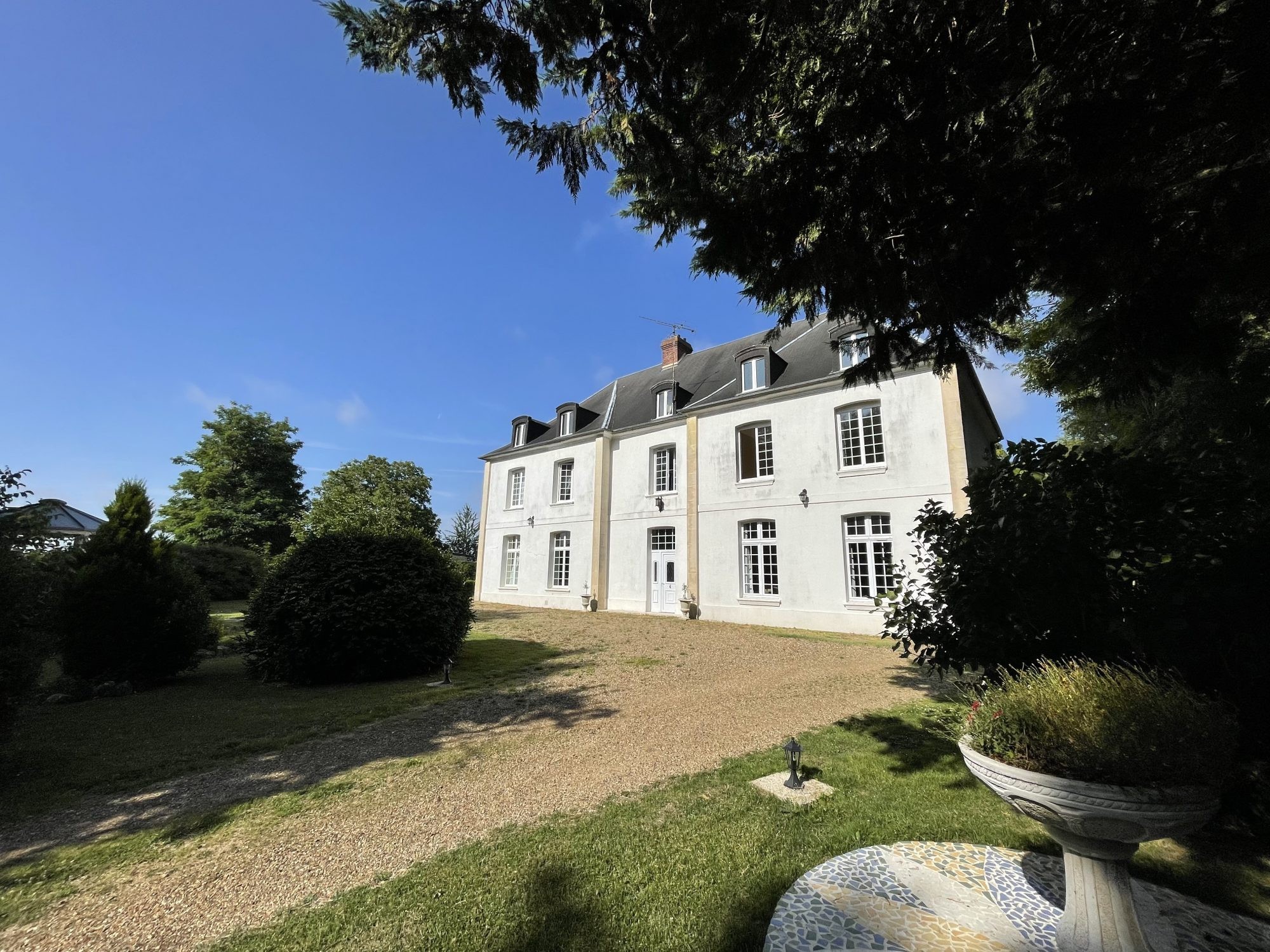 Demeure d'exception 11 pièces et plus de 2 hectares de parc ! — photo 2