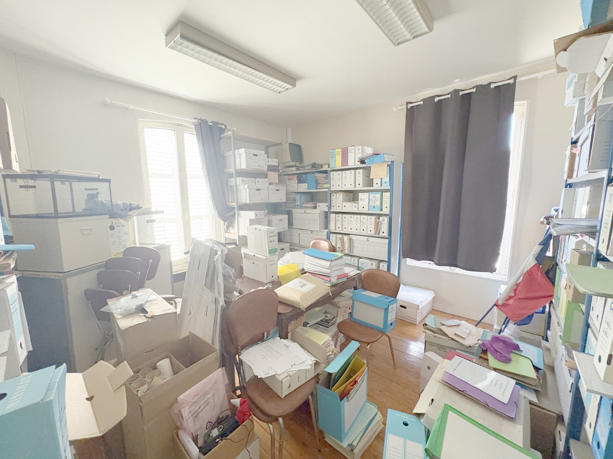 Ancienne bâtiment communal, idéal investisseur ! — photo 8