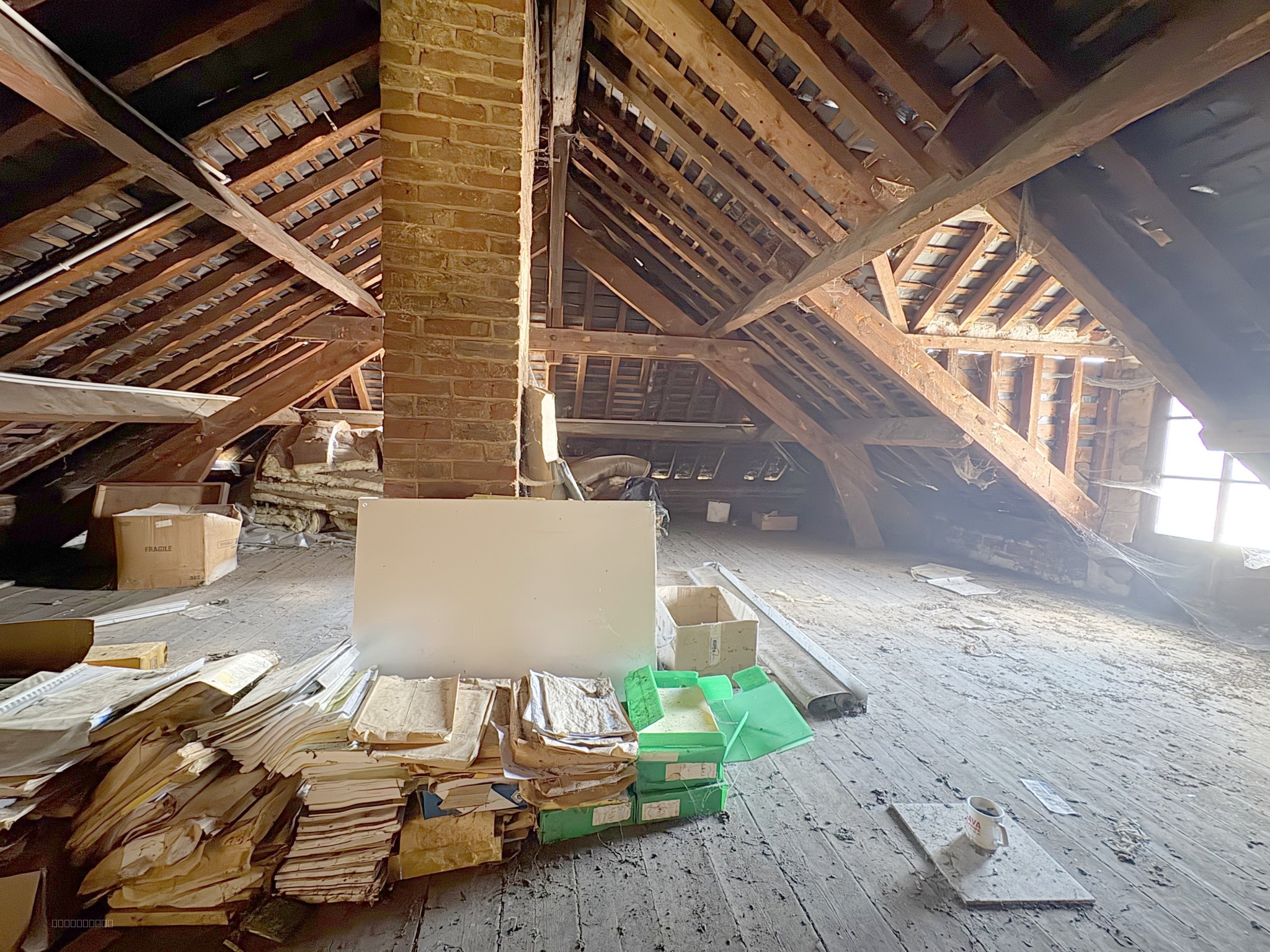 Ancienne bâtiment communal, idéal investisseur ! — photo 12