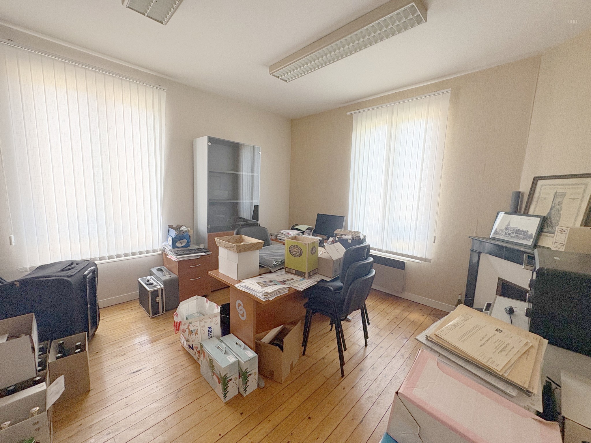 Ancienne bâtiment communal, idéal investisseur ! — photo 11