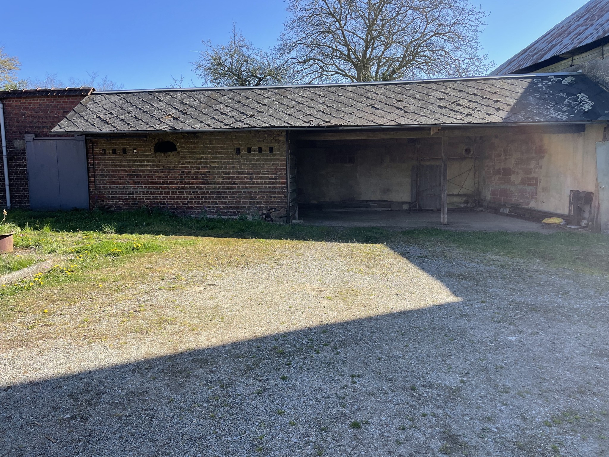 maison familiale avec 4 chambres et un bureau et dépendances — photo 13