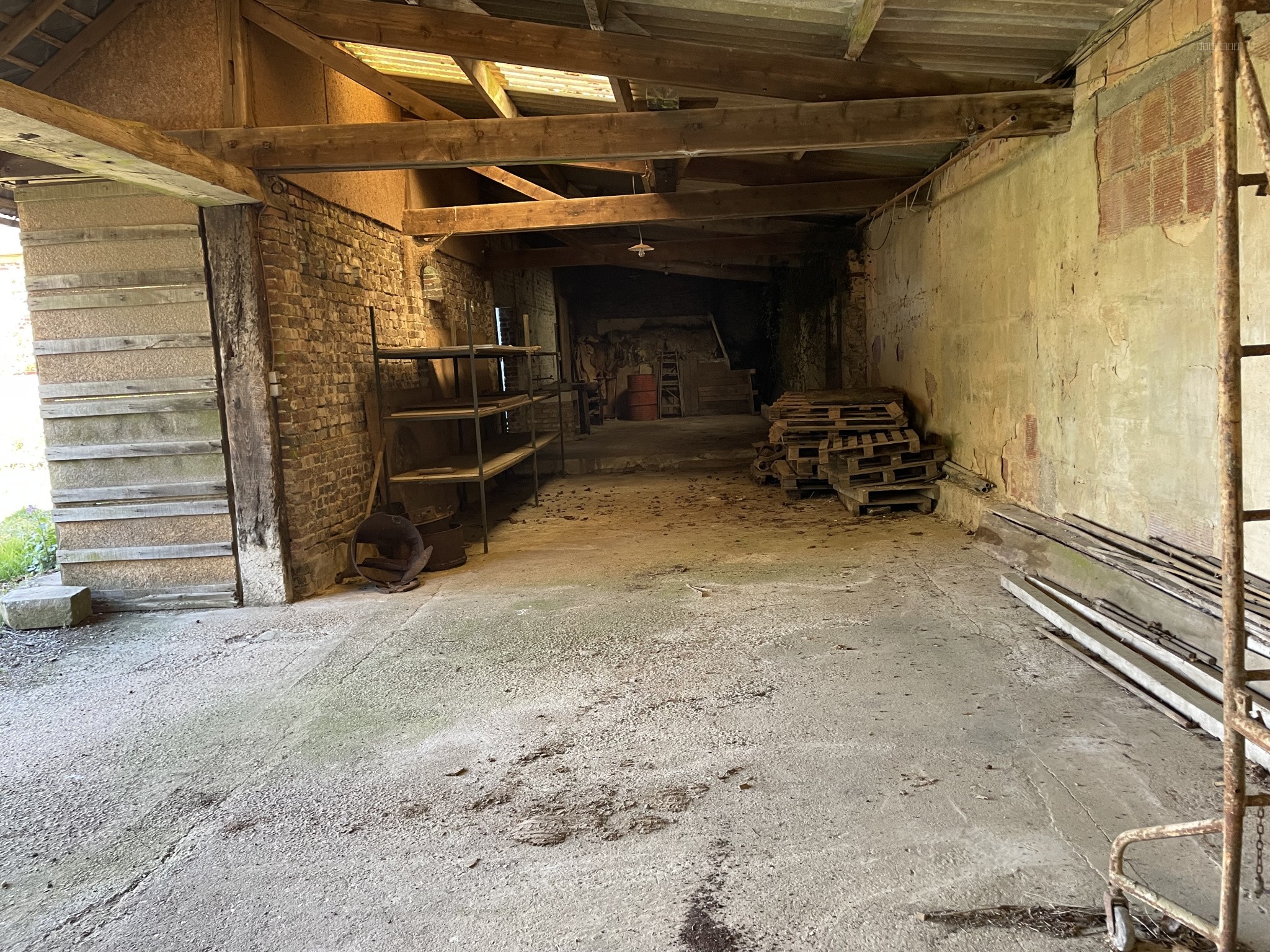 maison familiale avec 4 chambres et un bureau et dépendances — photo 19