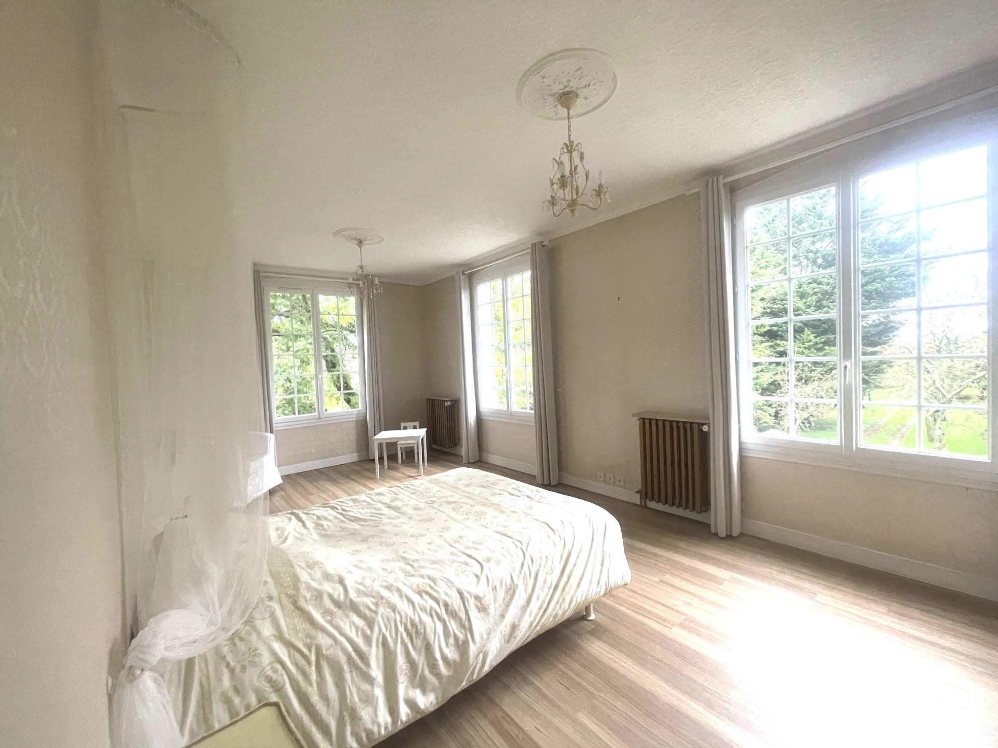 Demeure d'exception 11 pièces et plus de 2 hectares de parc ! — photo 16