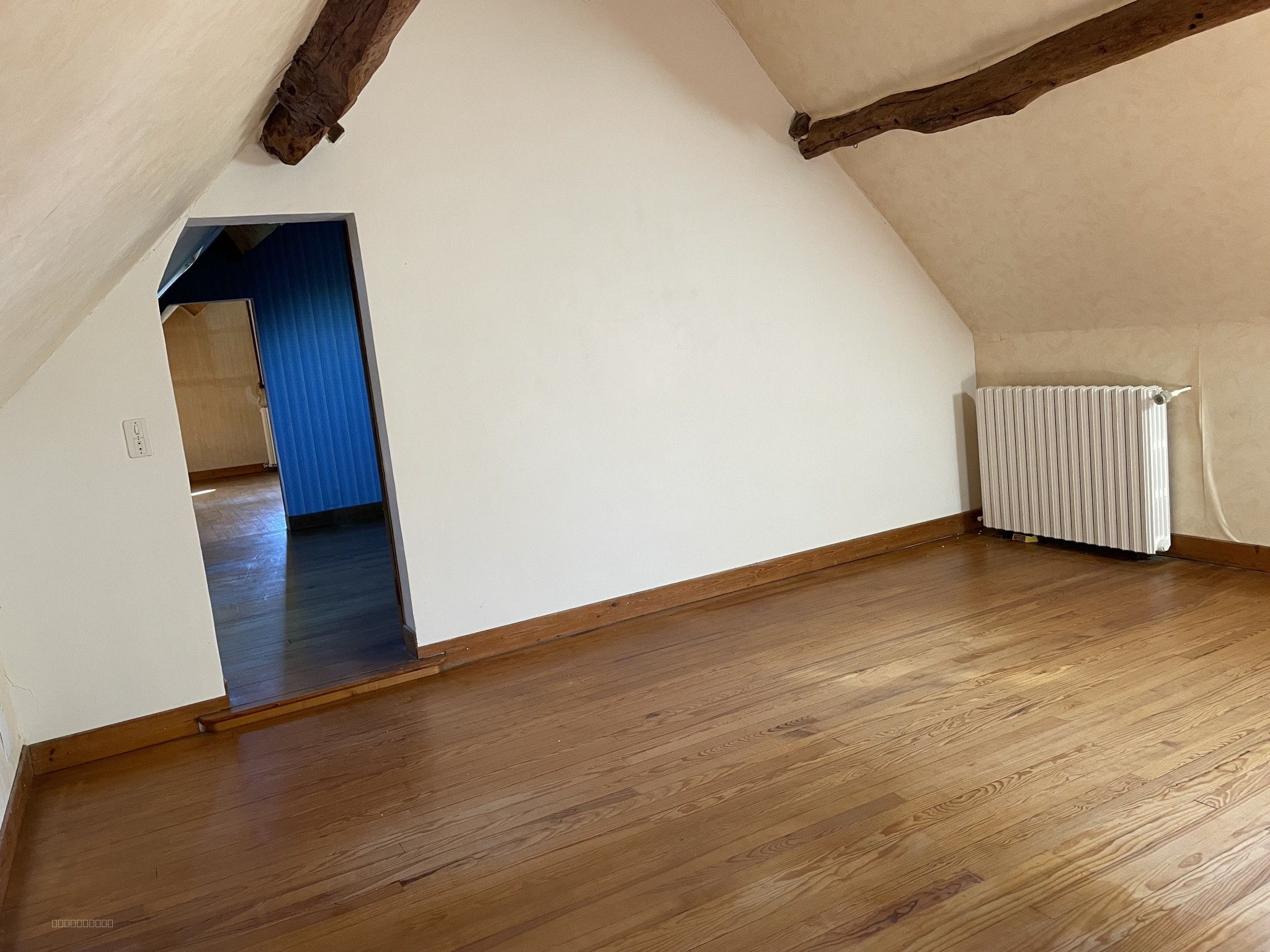 maison familiale avec 4 chambres et un bureau et dépendances — photo 8