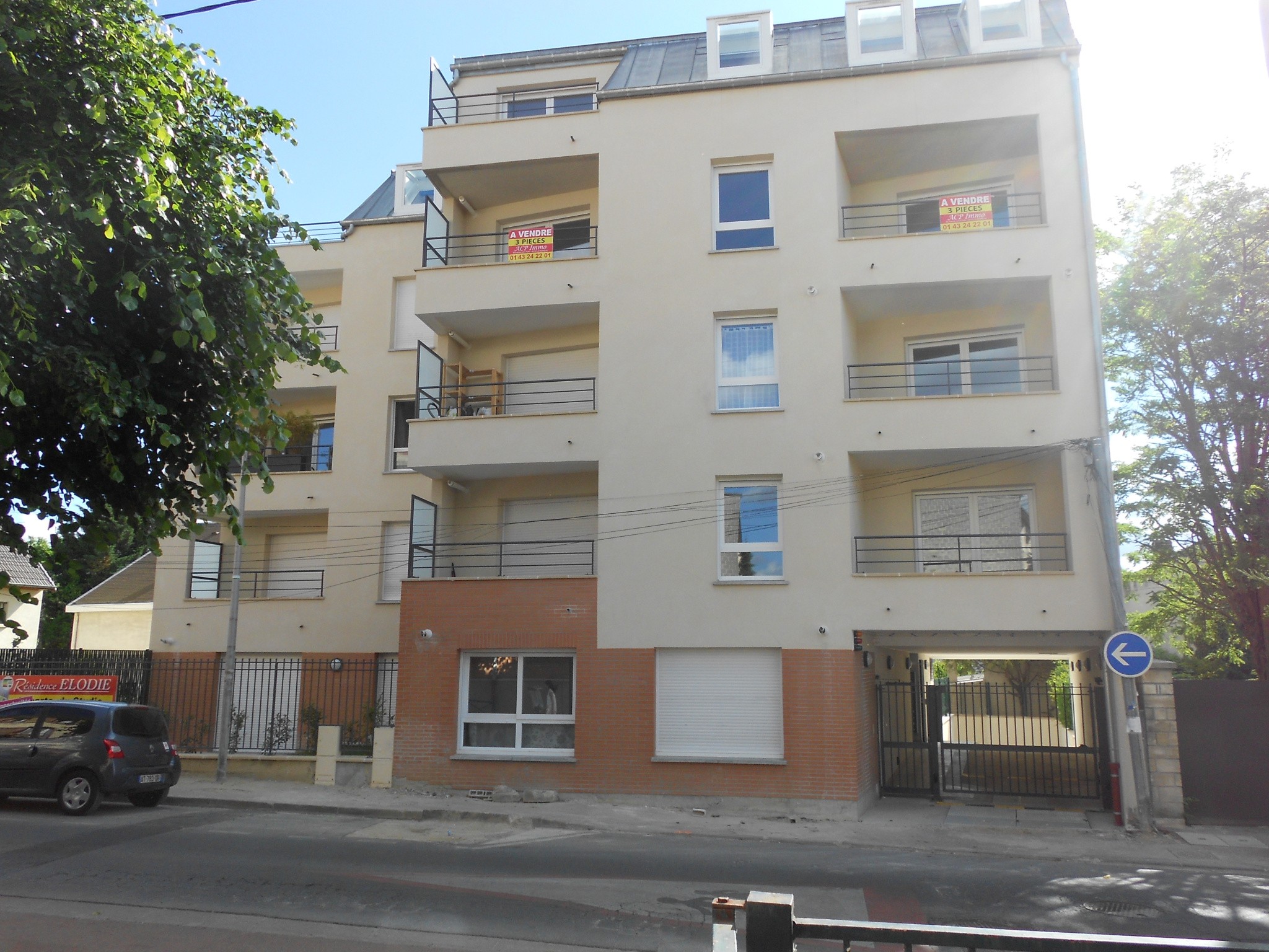 Grand appartement petite surface à vendre à Noisy-Le-Grand — photo 1
