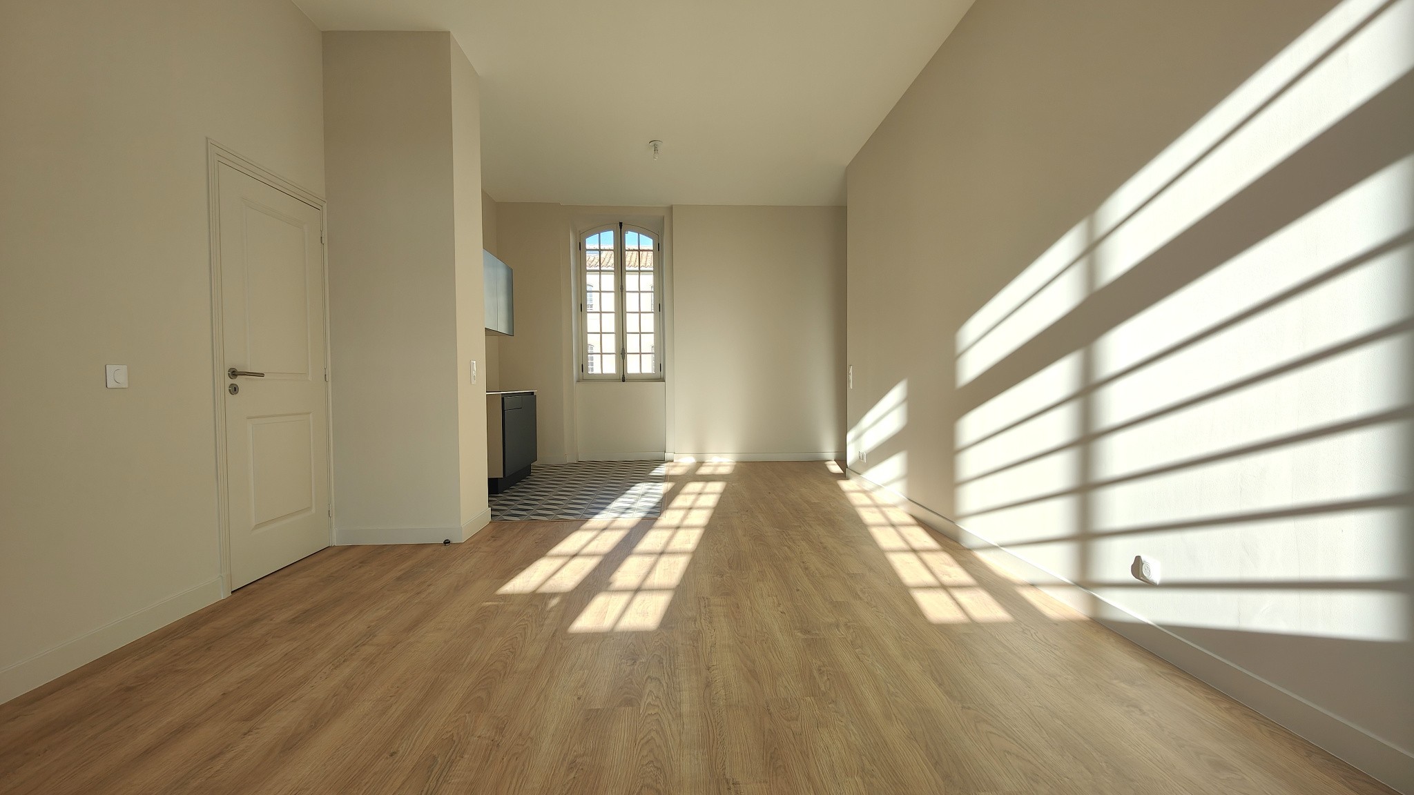 Magnifique T3 entièrement rénové avec ascenseur — photo 3