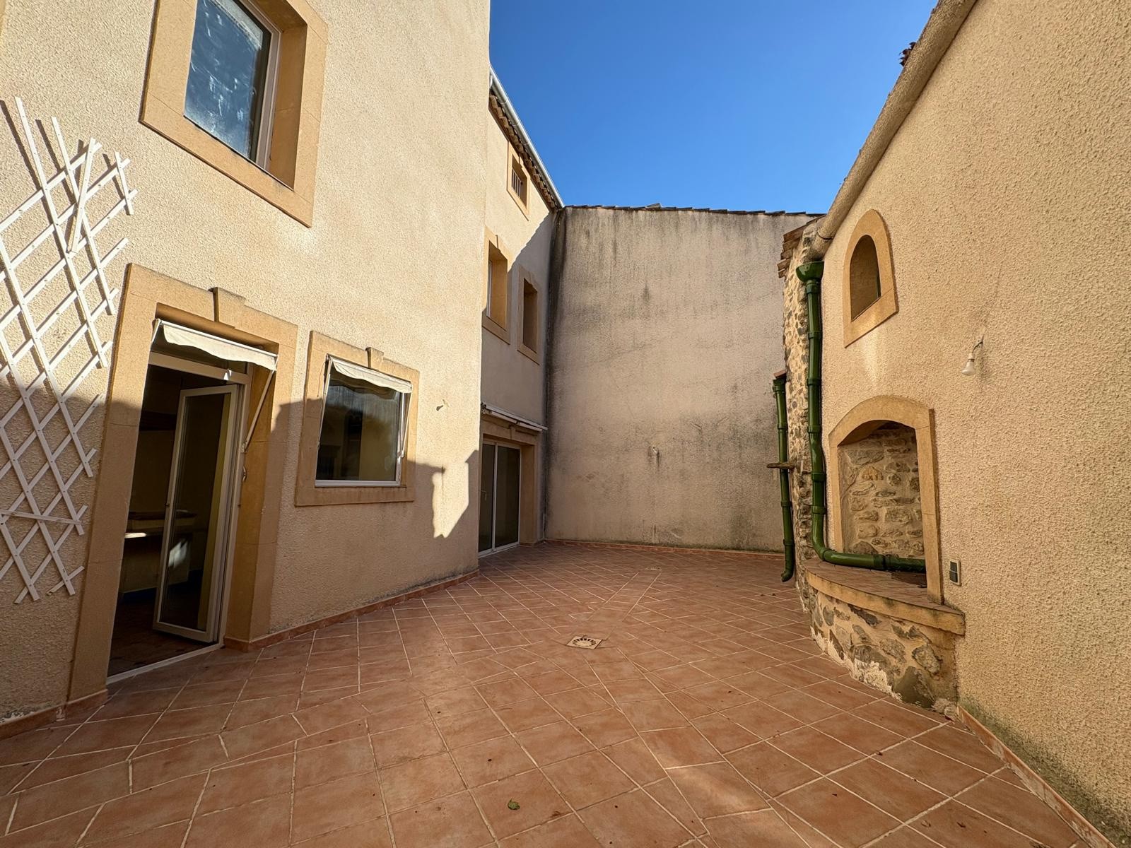 À Louer   Grande Maison de Village T6 avec Cour — photo 2