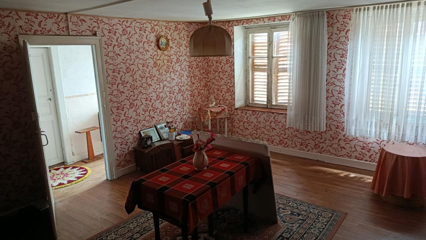 Ancien corps de ferme avec terrain — photo 9