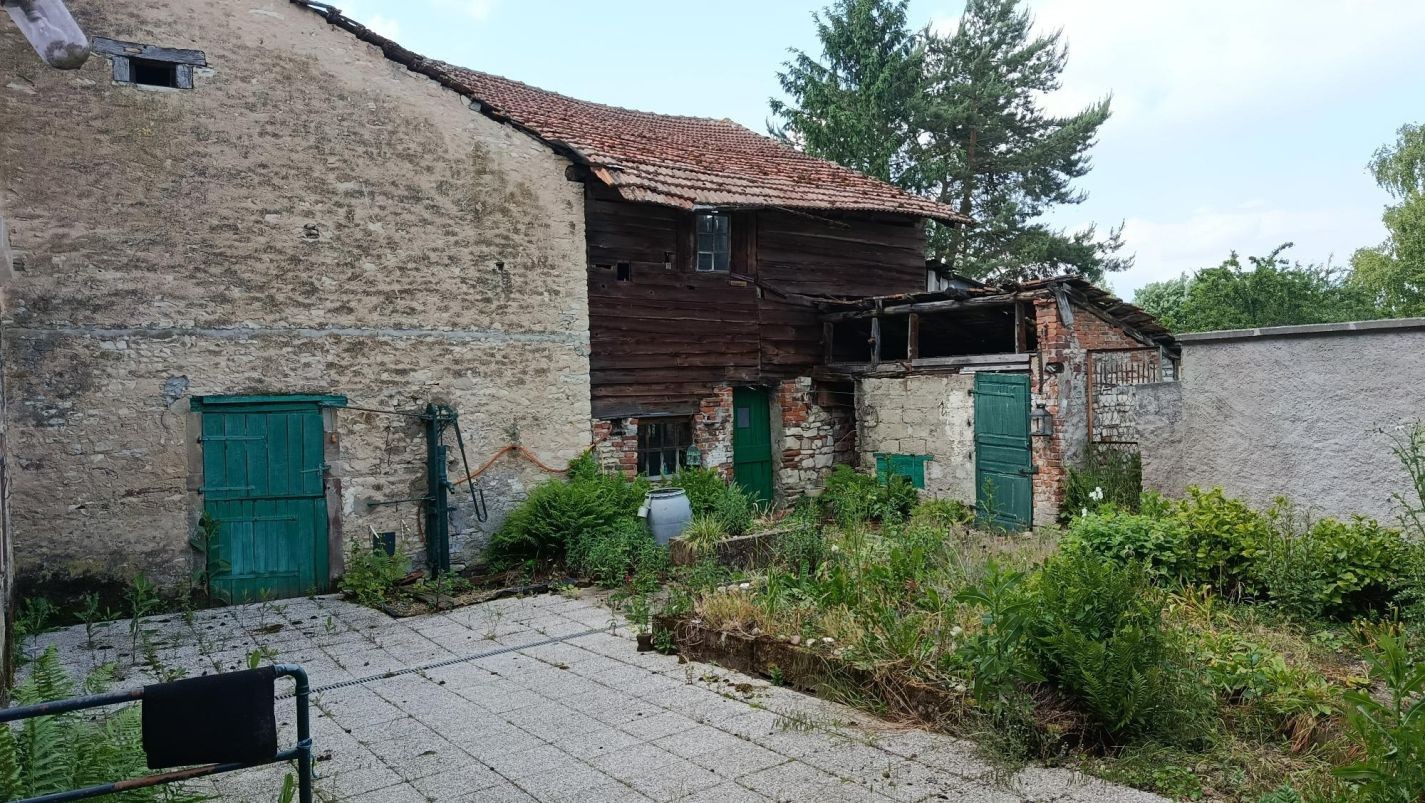 Ancien corps de ferme avec terrain — photo 2
