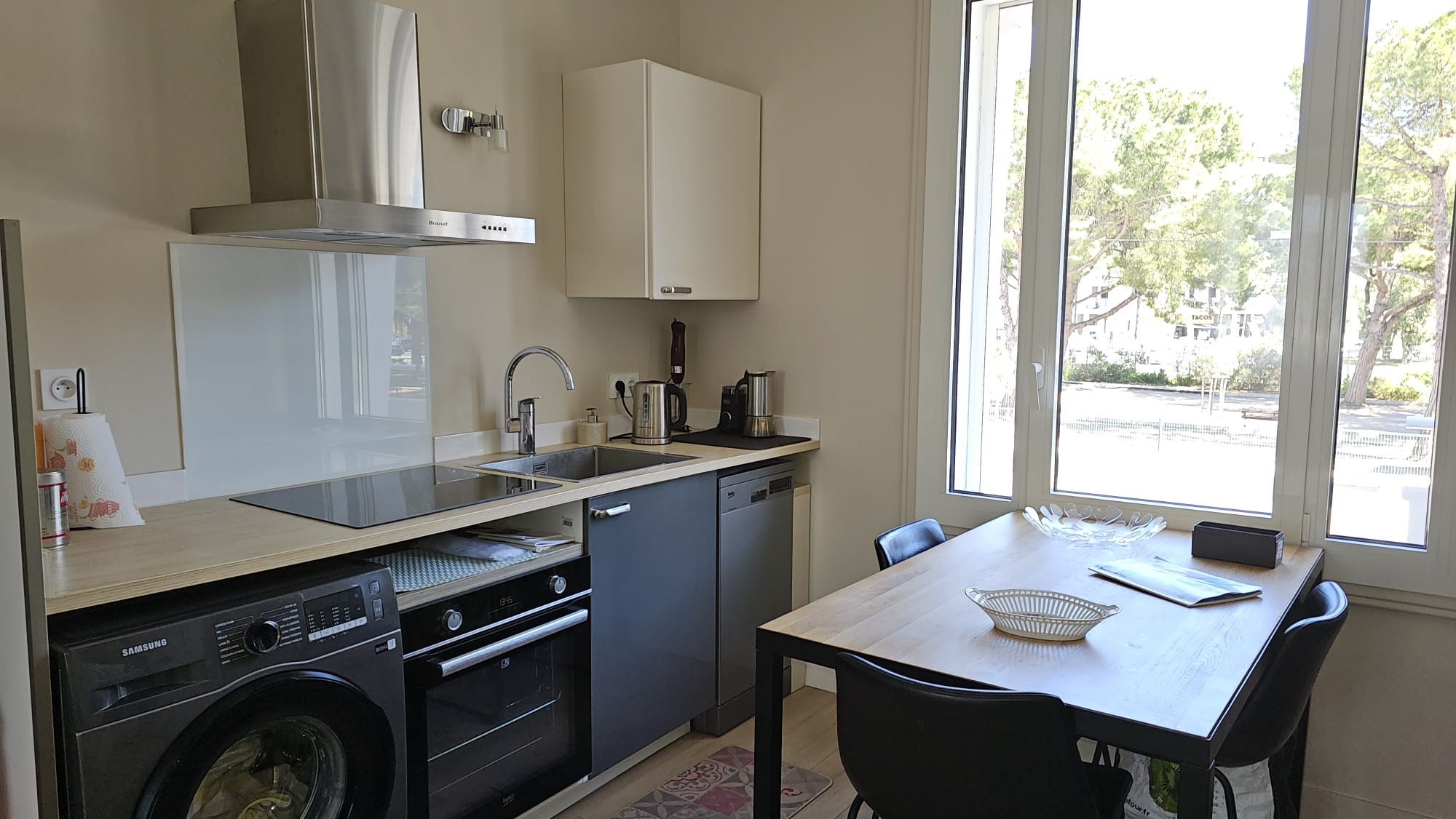 Montpellier  Près d'arènes - Appartement T3 Meublé dans maison 61 m2 avec jardin partagé — photo 2