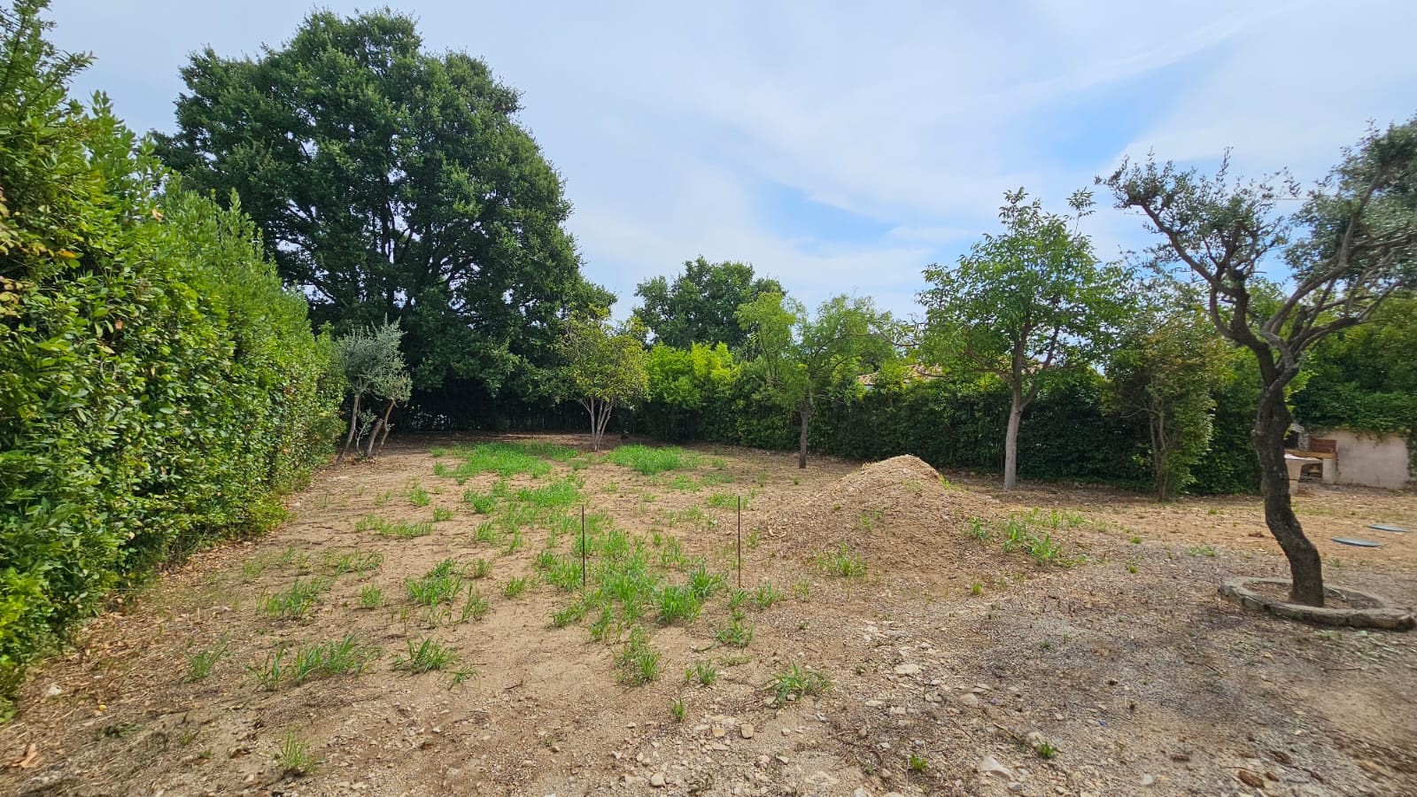 Terrain de 548m2, Calvisson dans le Gard Terrain sans vis à vis avec zone de construction de 184m2 — photo 2