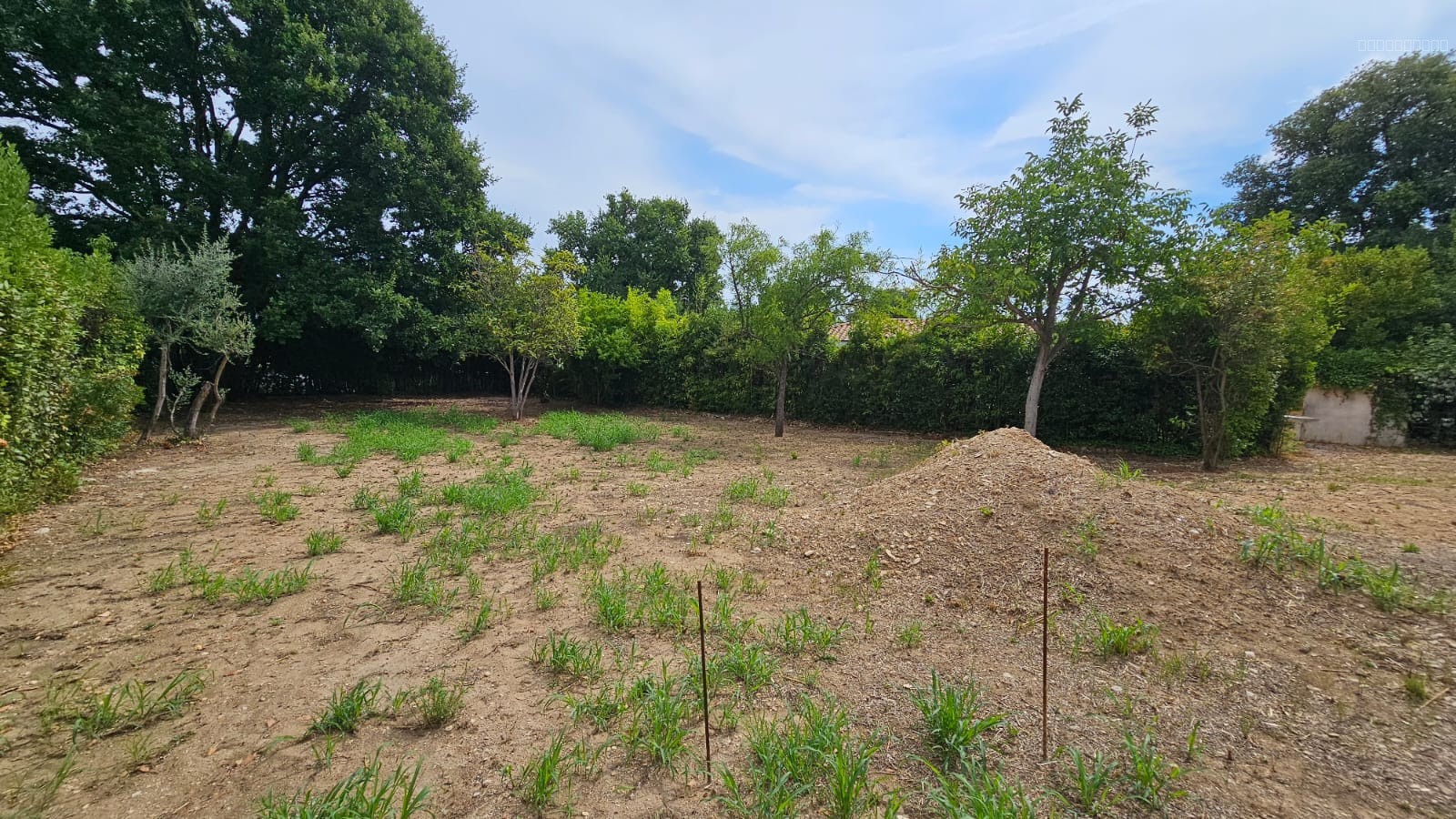 Terrain de 548m2, Calvisson dans le Gard Terrain sans vis à vis avec zone de construction de 184m2 — photo 3