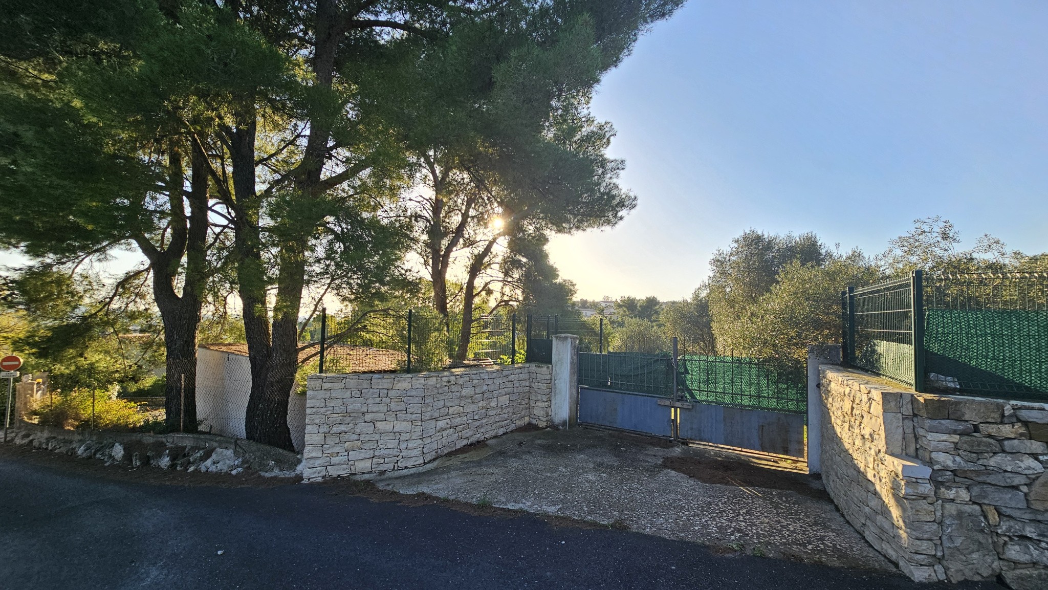 Grand terrain constructible 1352 m2- Quartier prisé sur les hauteurs de Pignan — photo 2