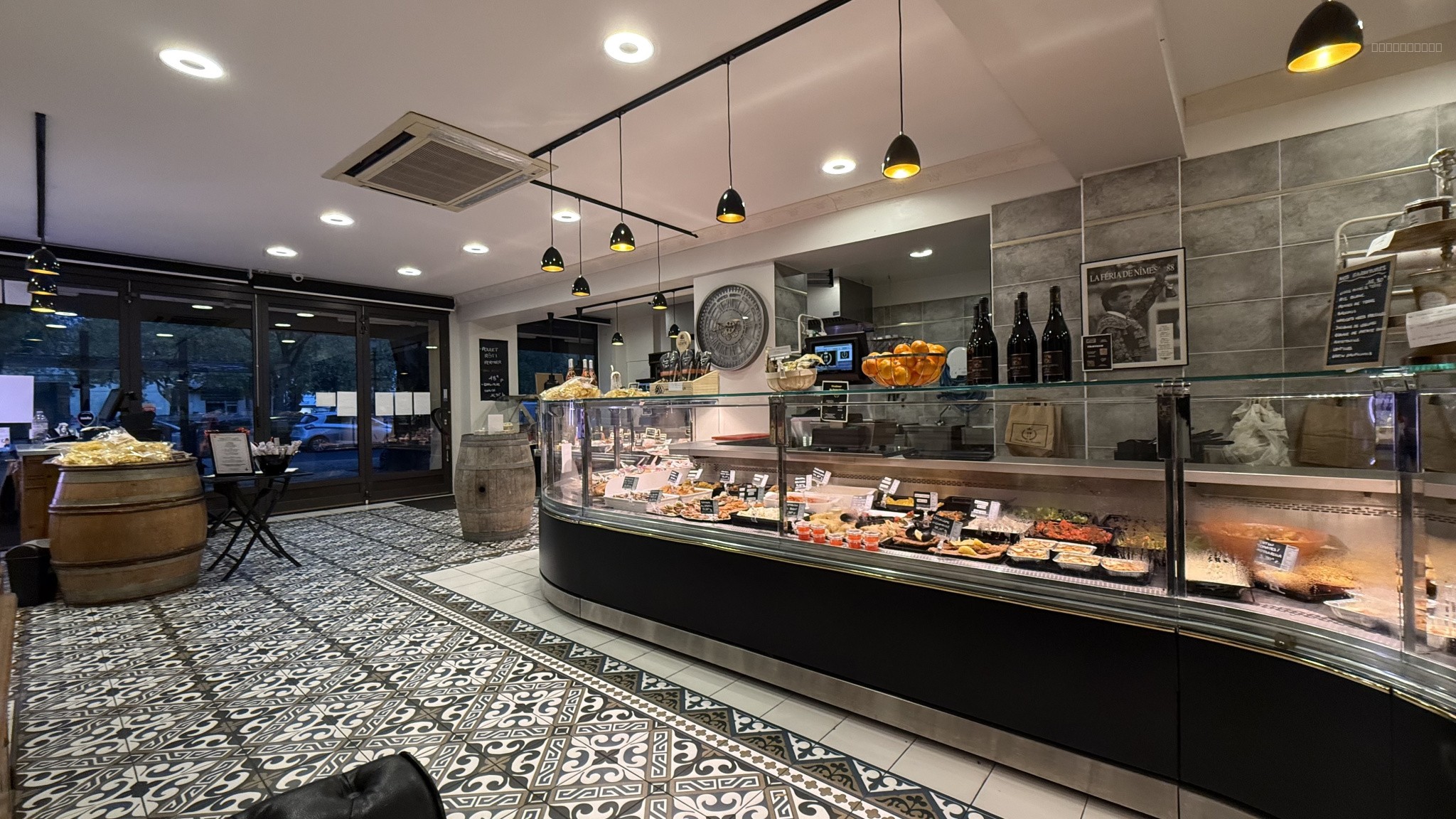 NIMES, CENTRE VILLE, FOND DE COMMERCE, TRAITEURS, CHARCUTERIE, BOUCHERIE, — photo 3