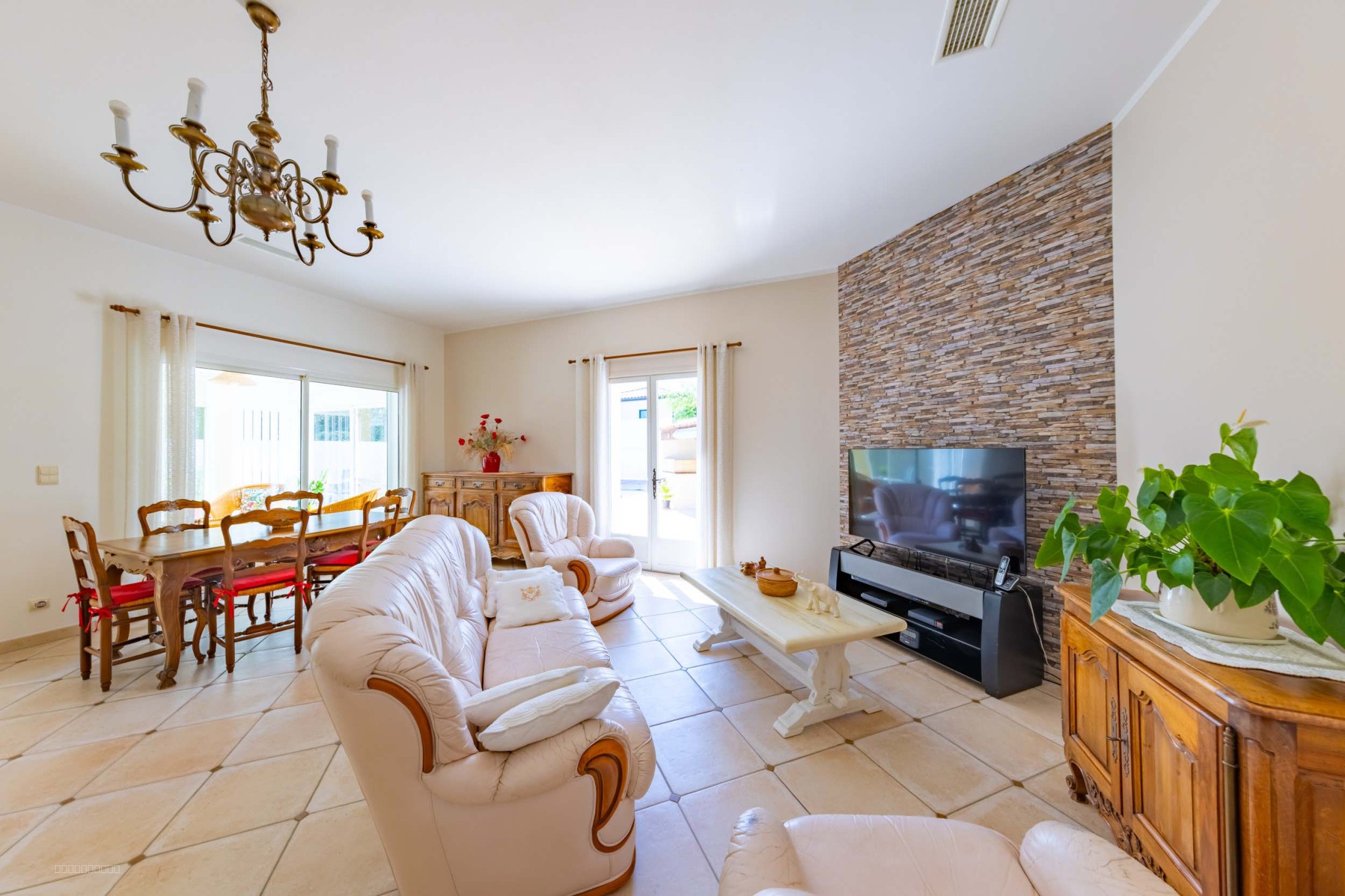 Villa 6 pièces 161 m2 L'Atelier de l'Immo - Votre Havre de Paix Familial à Saturargues ! — photo 6