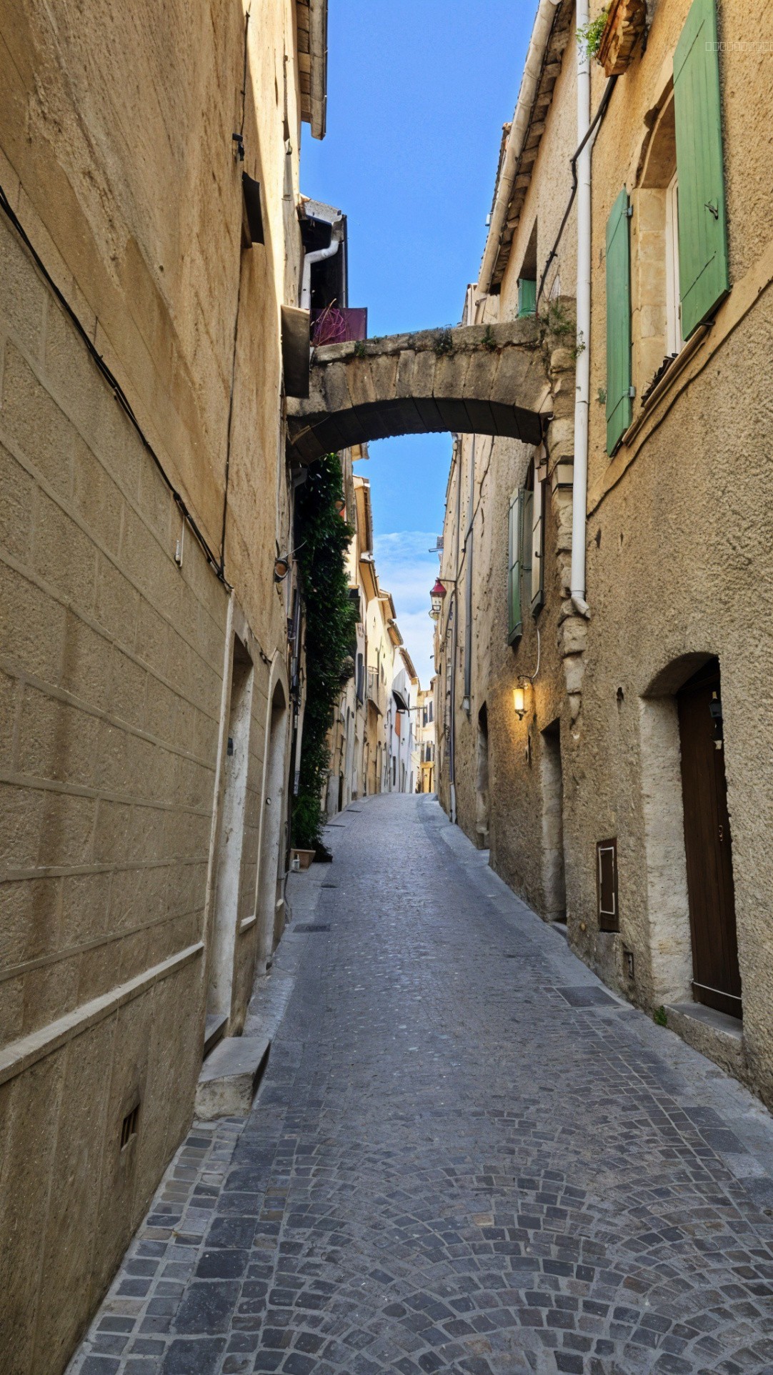 Sommiéres - Centre historique - Maison 6 Pièces 130 M2 A rafraichir — photo 1