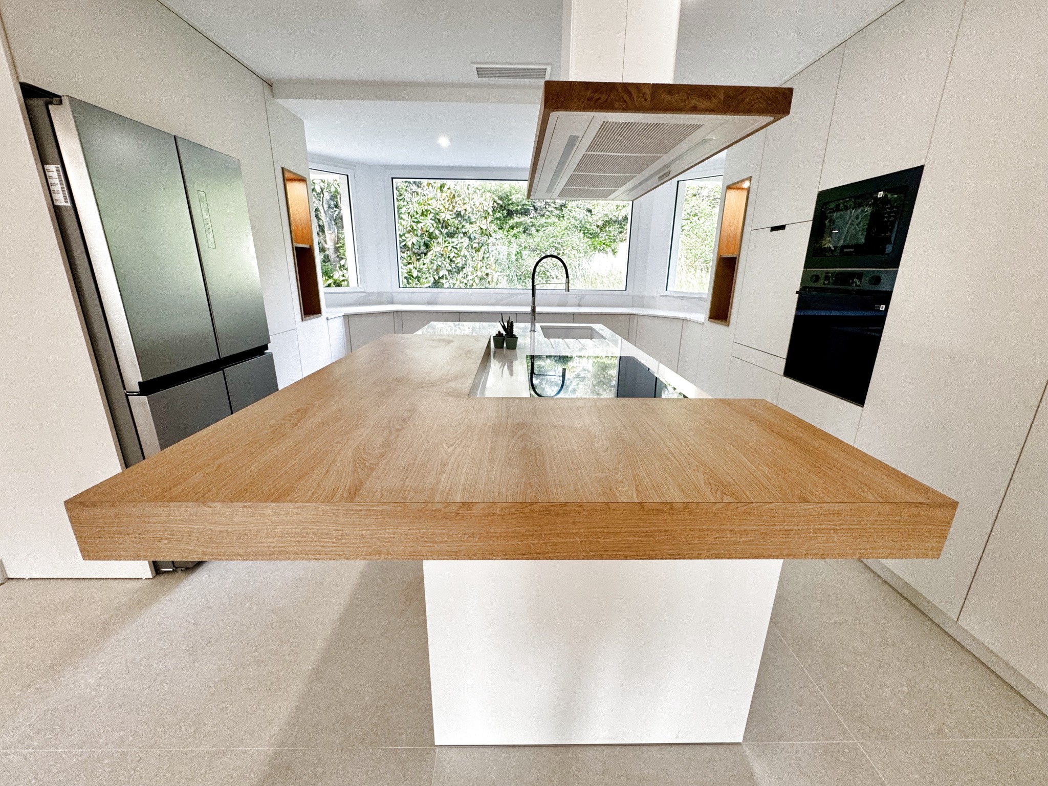 Villa de luxe aux volumes et prestations incroyables sur les hauteurs de Saint-Clément-de-Rivière — photo 7