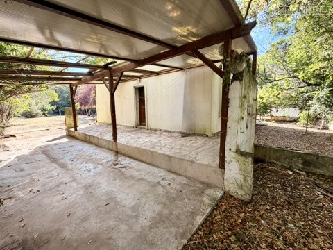 Maison à rénover avec beaucoup de potentiel à la Pompignane, dans la verdure, permis accepté — photo 3