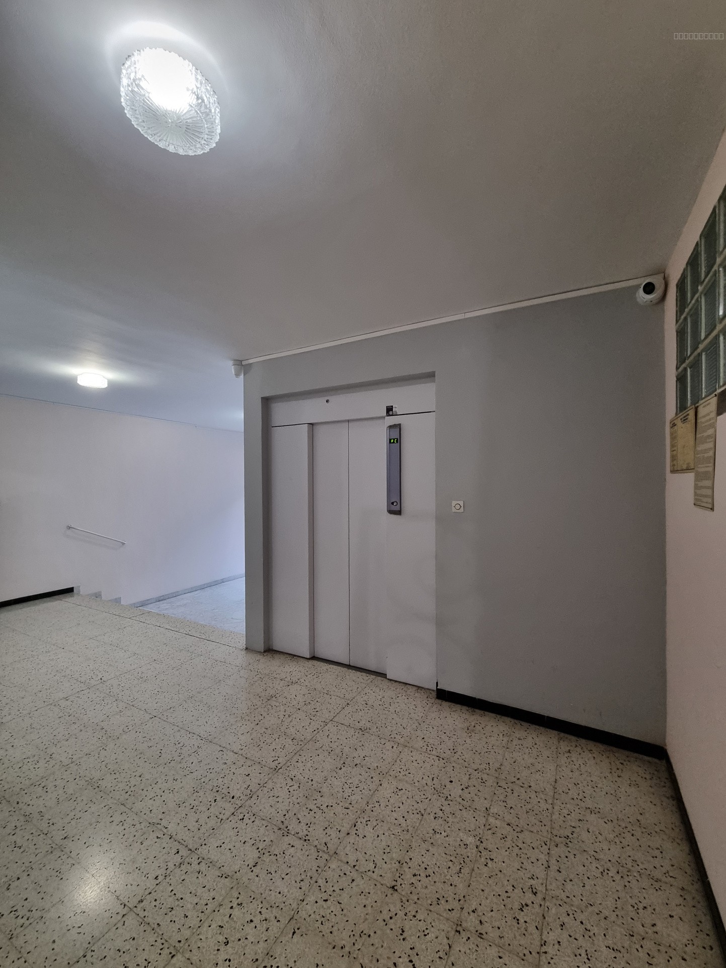 Grand T2 avec loggia aménagée en chambre   Vue imprenable sur la cathédrale  - Narbonne — photo 11