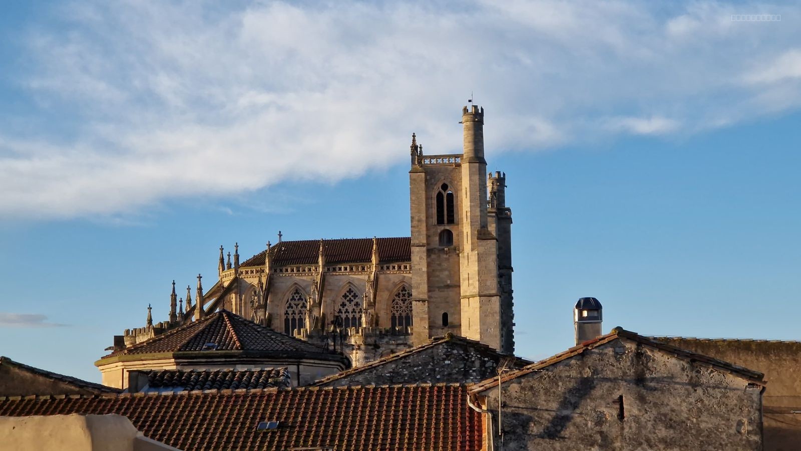 Grand T2 avec loggia aménagée en chambre   Vue imprenable sur la cathédrale  - Narbonne — photo 5