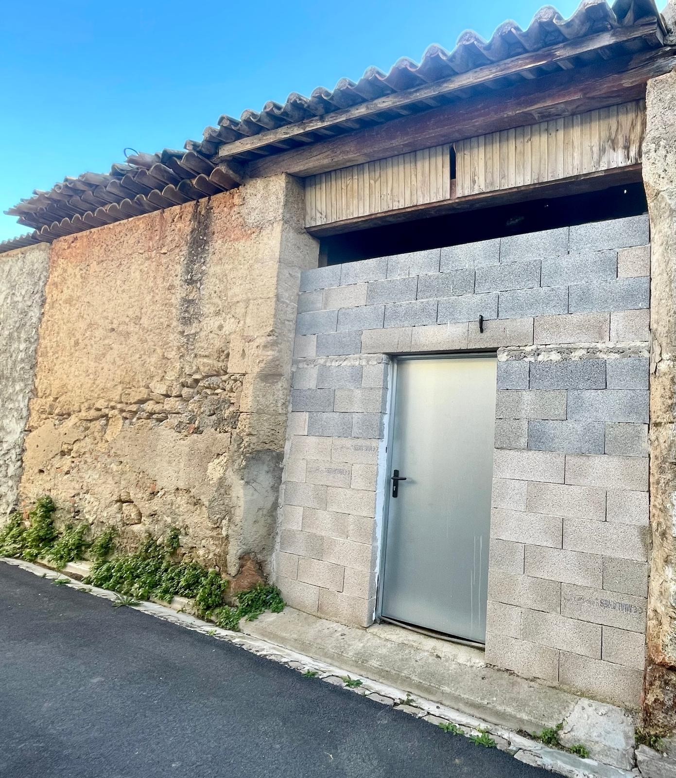 Grande Remise Traversante de 250m2 — photo 6