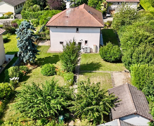ORNEX 01210, villa individuelle 222m2 avec 4 chambres, bureau + T2, garage, terrain 1002m2 — photo 2