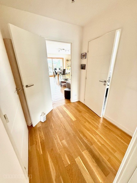 COEUR DE DIVONNE LES BAINS 01220 - T4 TRAVERSANT AVEC TERRASSE + GARAGE DOUBLE, VUE MONT BLANC — photo 20