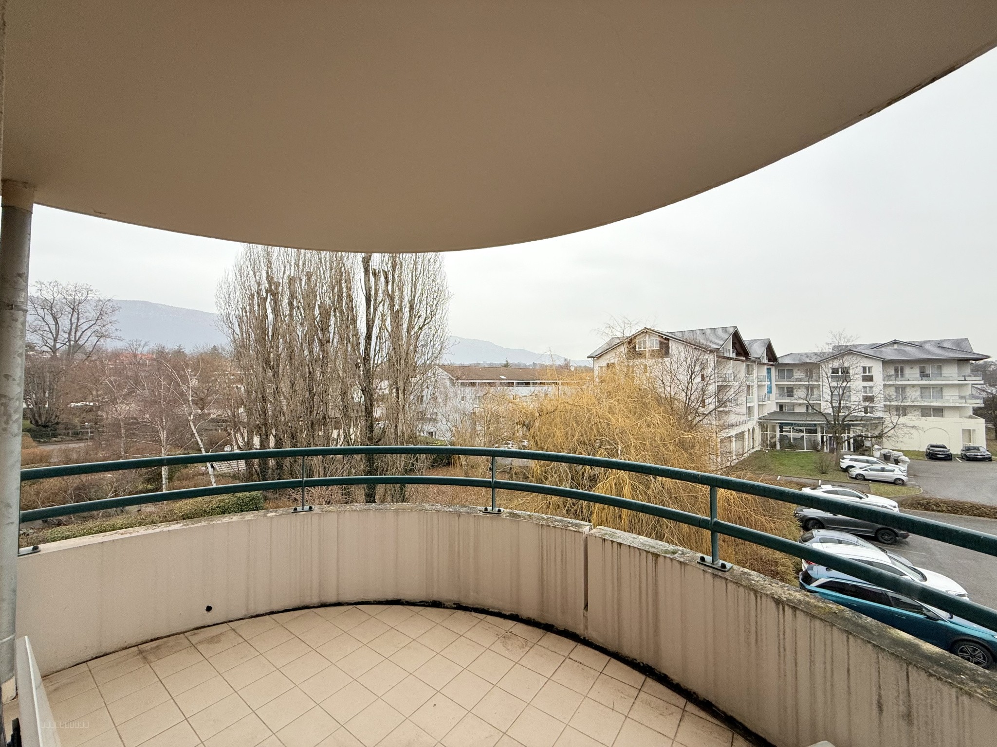 01220 Divonne-les-Bains, A LOUER Appartement T3, 3 Balcons, Cave et Garage — photo 10
