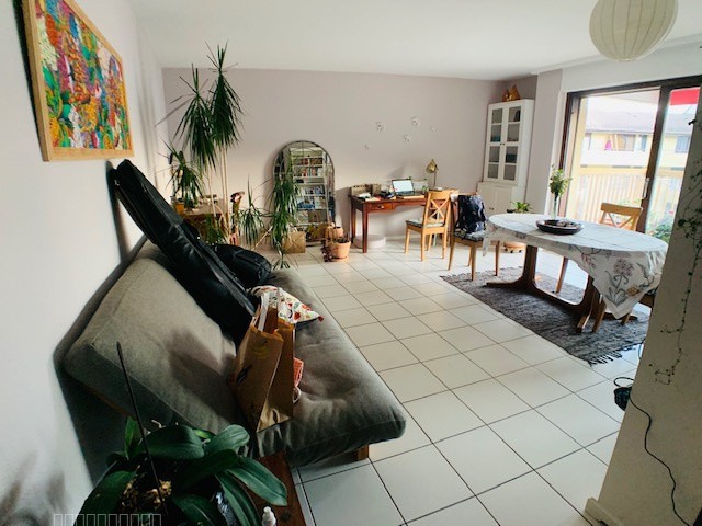 EXCLU Divonne les Bains 01220 : GRAND T2 convertible T3 avec balcon, cave et parking en sous sol — photo 2