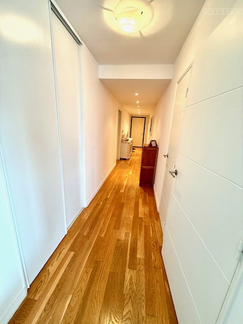 COEUR DE DIVONNE LES BAINS 01220 - T4 TRAVERSANT AVEC TERRASSE + GARAGE DOUBLE, VUE MONT BLANC — photo 11