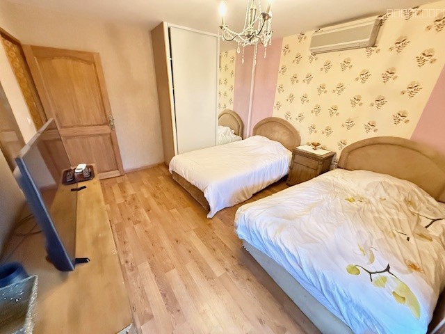 Divonne les Bains 01220, T7 (6 chambres), avec jardin et 2 garages — photo 17