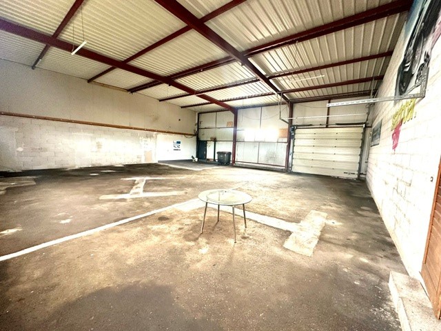 Vente Ornex 01280 Local artisanal + appartement T4 en duplex / Terrain / Parking — photo 7