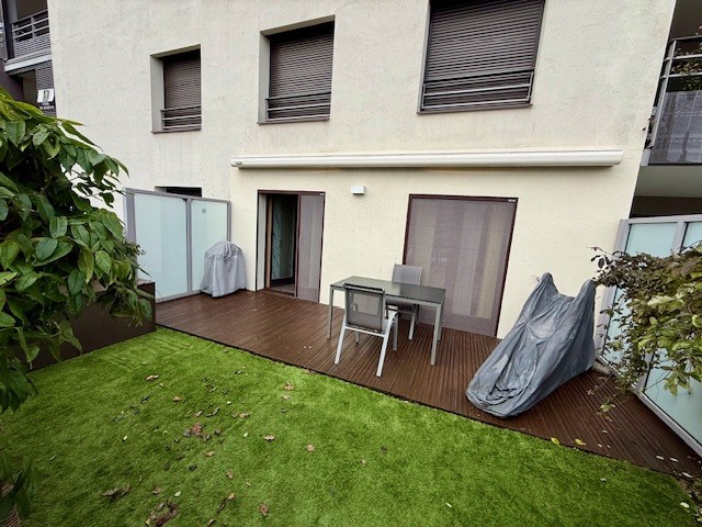 Divonne les Bains, très beau T2 meublé RDJ avec garage à louer — photo 2