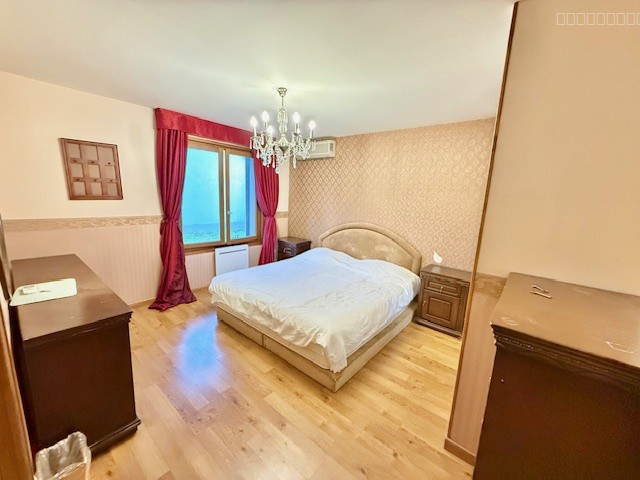 Divonne les Bains 01220, T7 (6 chambres), avec jardin et 2 garages — photo 19