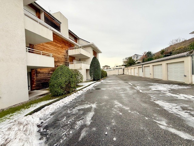 DIVONNE LES BAINS 01220, T4 DUPLEX 100M2 AVEC 2 TERRASSES, GRAND ET PARKING — photo 2