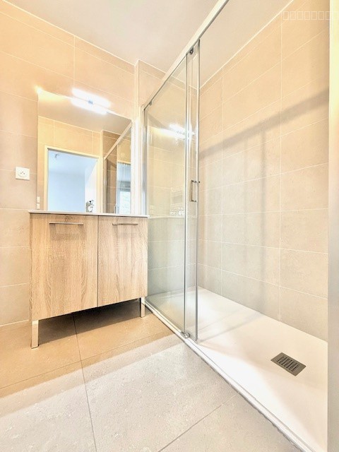 01210 Divonne-les-Bains Appartement T2 ATTIQUE avec terrasse et garage — photo 11