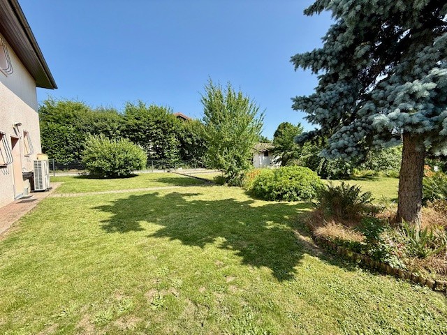 ORNEX 01210, villa individuelle 222m2 avec 4 chambres, bureau + T2, garage, terrain 1002m2 — photo 5