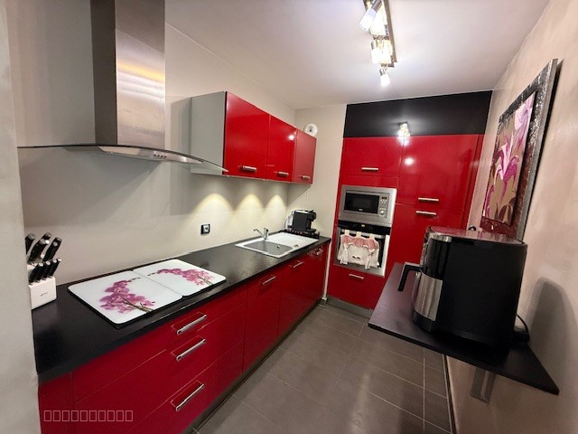 Divonne les Bains, très beau T2 meublé RDJ avec garage à louer — photo 6