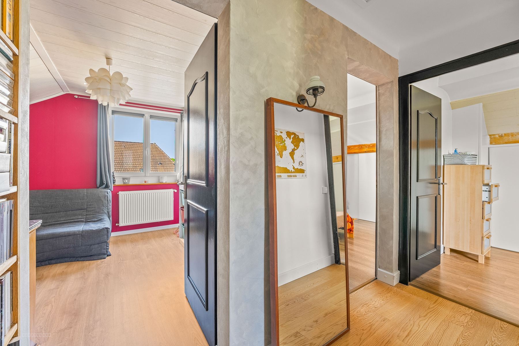 Divonne les Bains, charmante maison individuelle sur 3 niveaux avec un jardin et ruisseau — photo 18