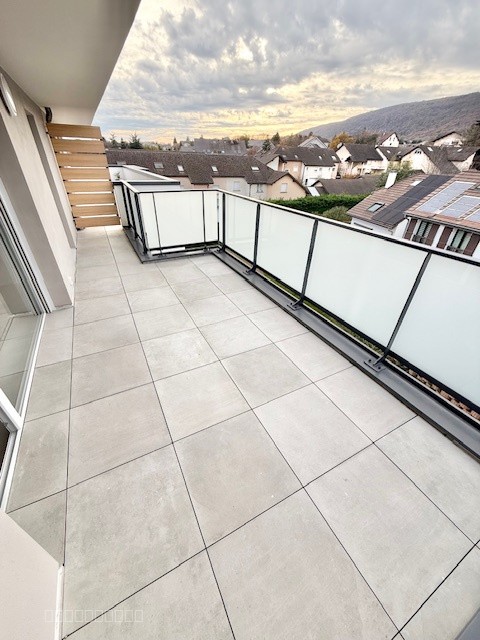 01210 Divonne-les-Bains Appartement T2 ATTIQUE avec terrasse et garage — photo 6